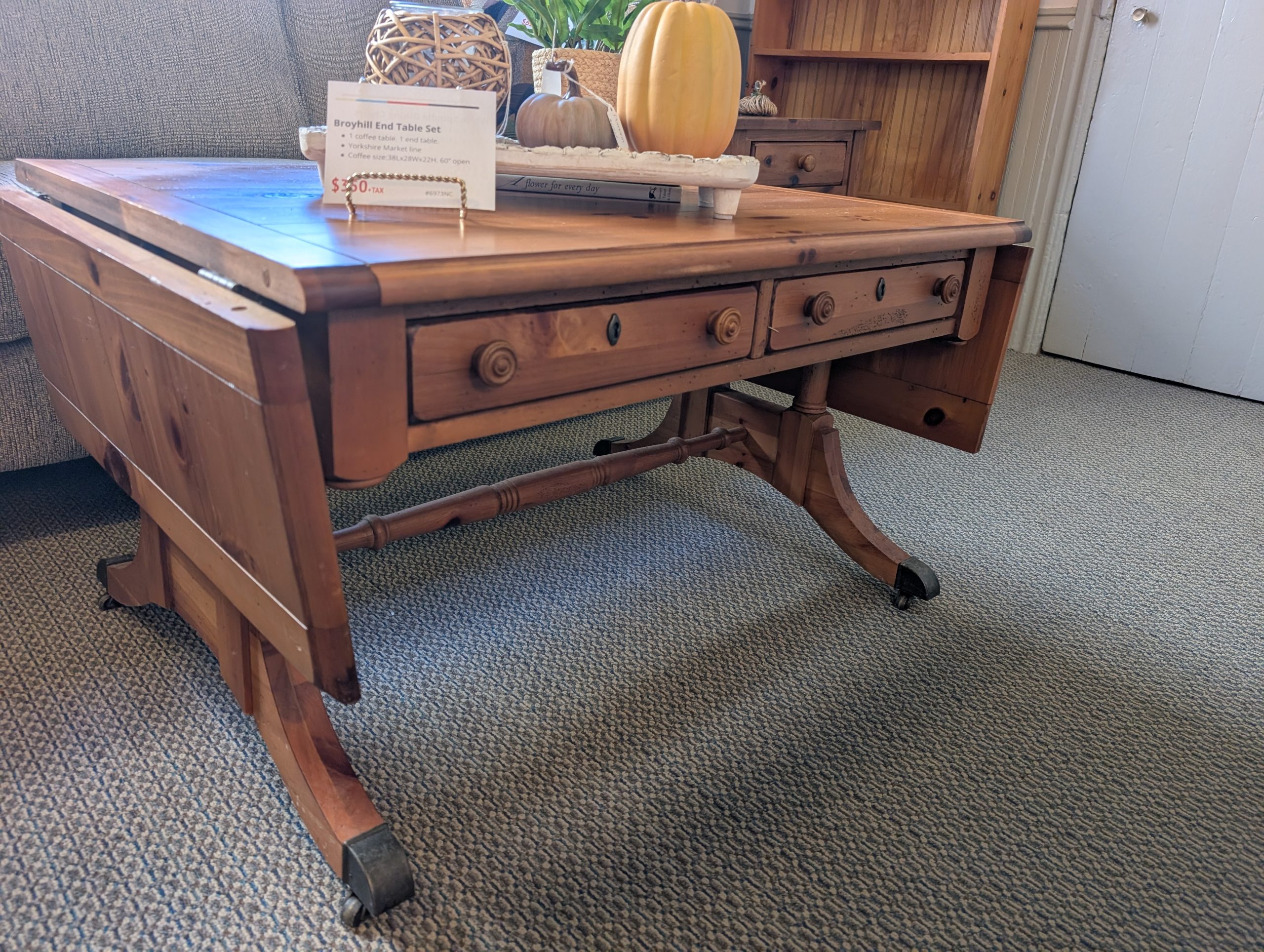 Broyhill Coffee & End Table Set - Image 2