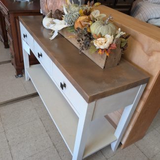 Two Tone Wall Server