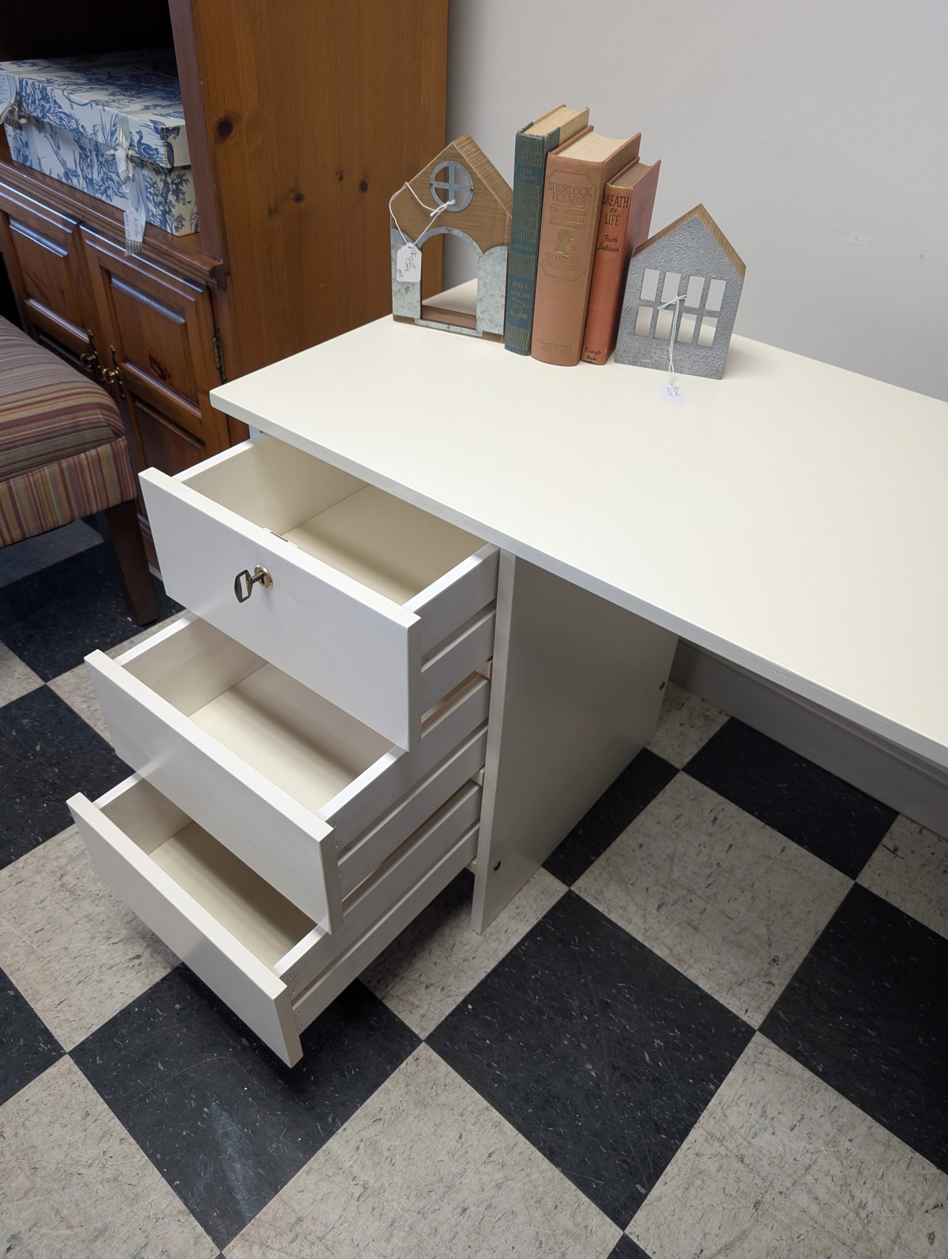 White Desk with End Panel Storage - Image 3