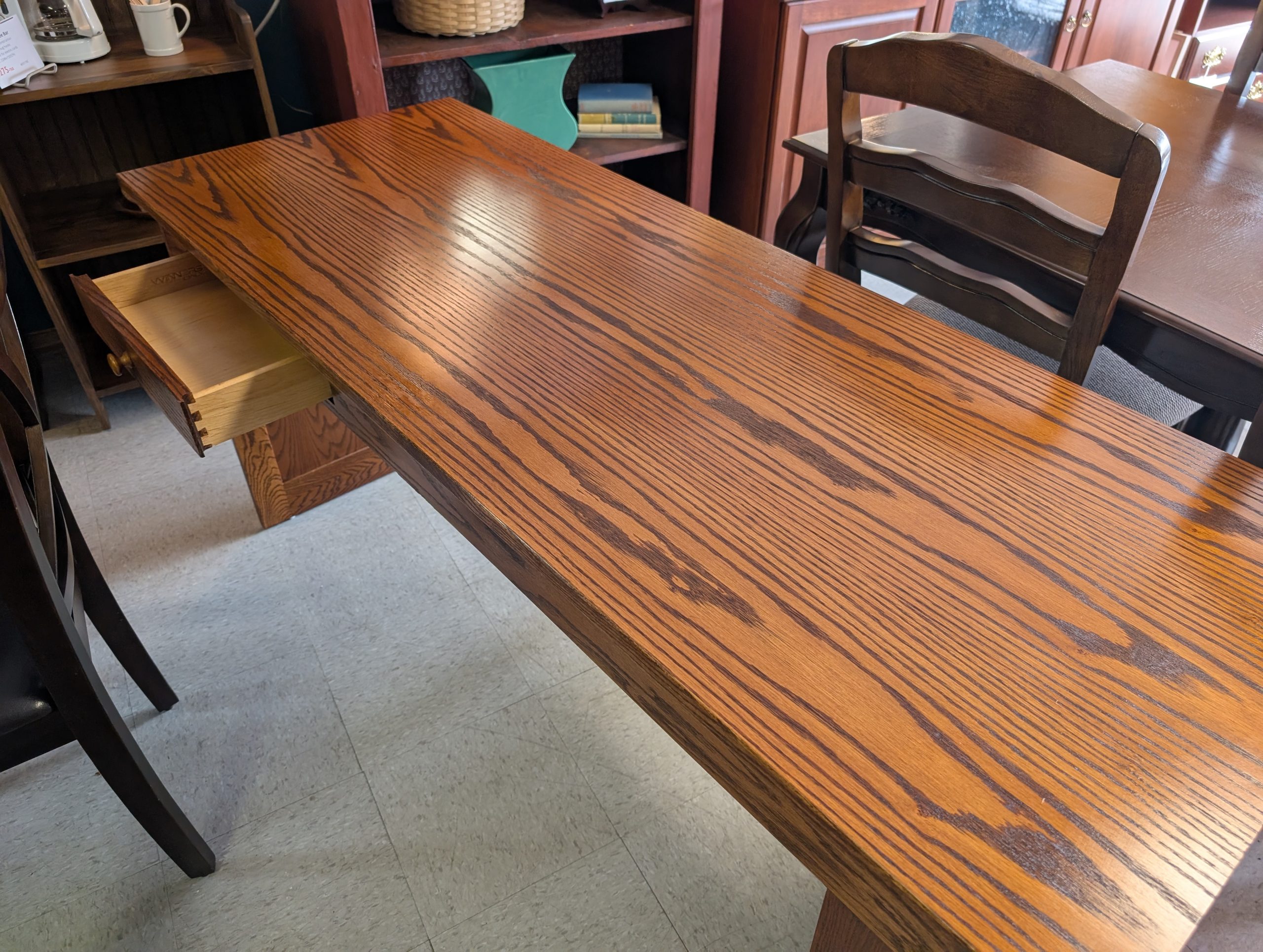 Oak Crafting Table - Image 2