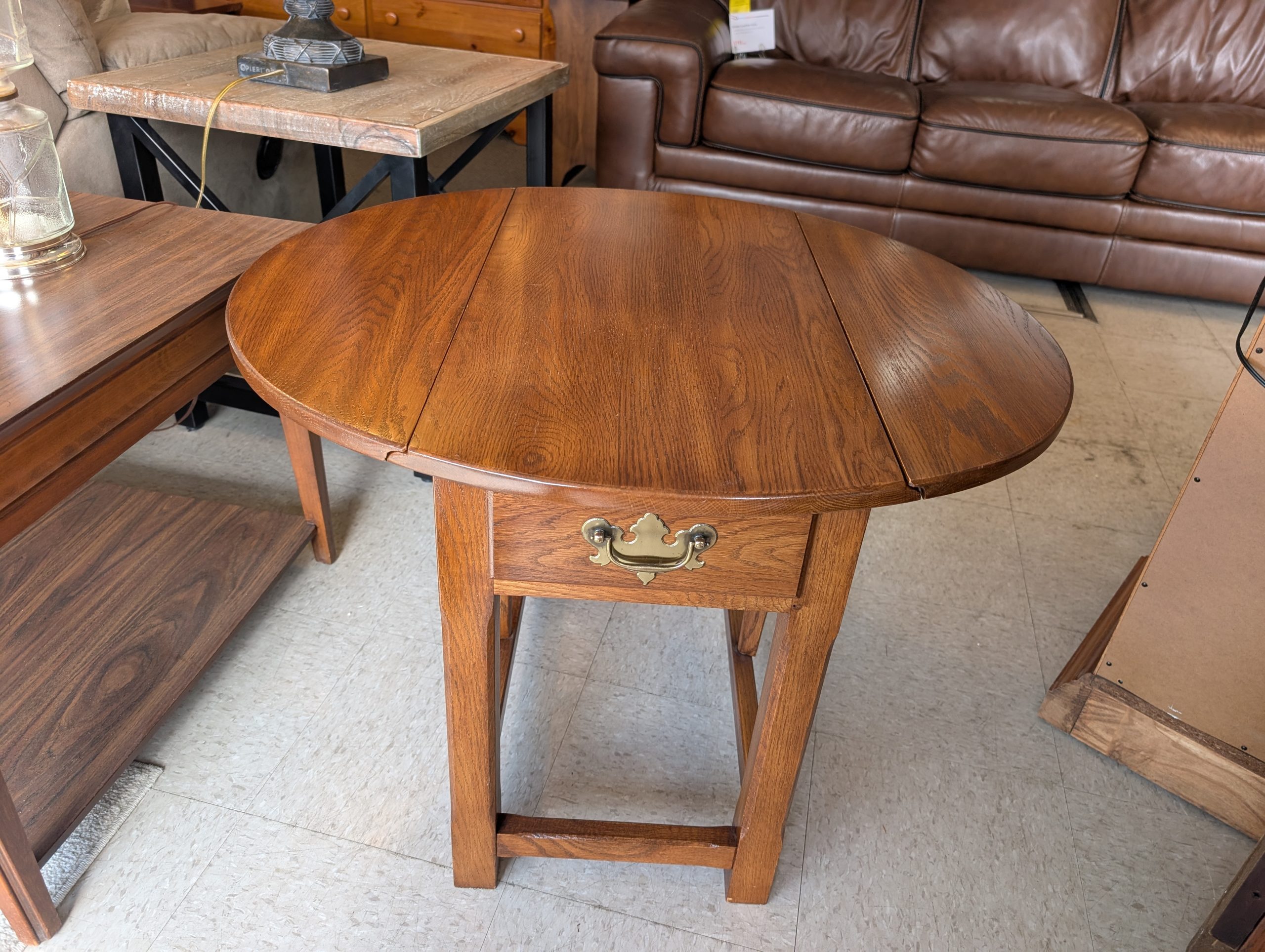 Oak PA House Drop Leaf End Table - Image 2