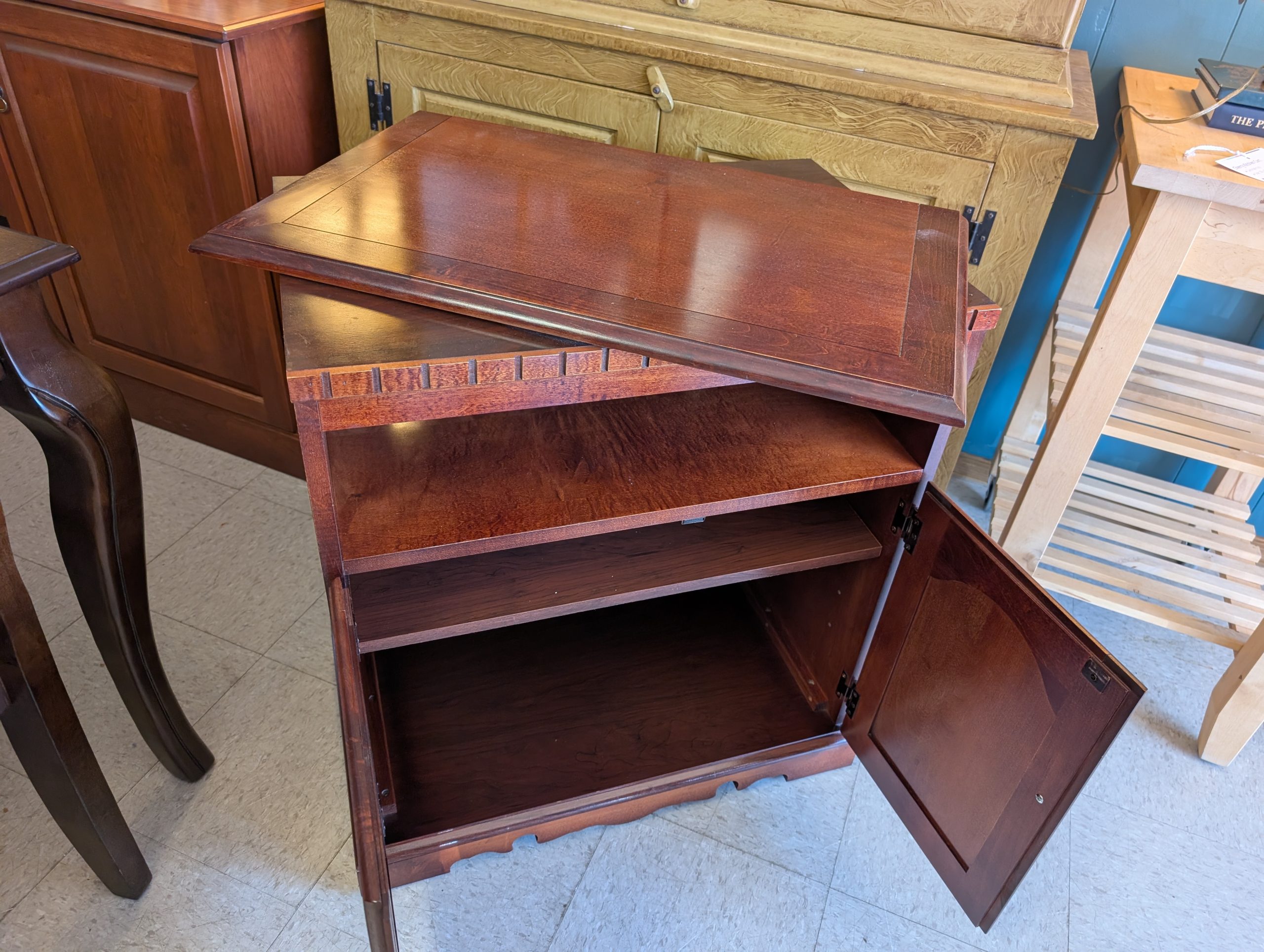 Cherry Microwave Cart - Image 2