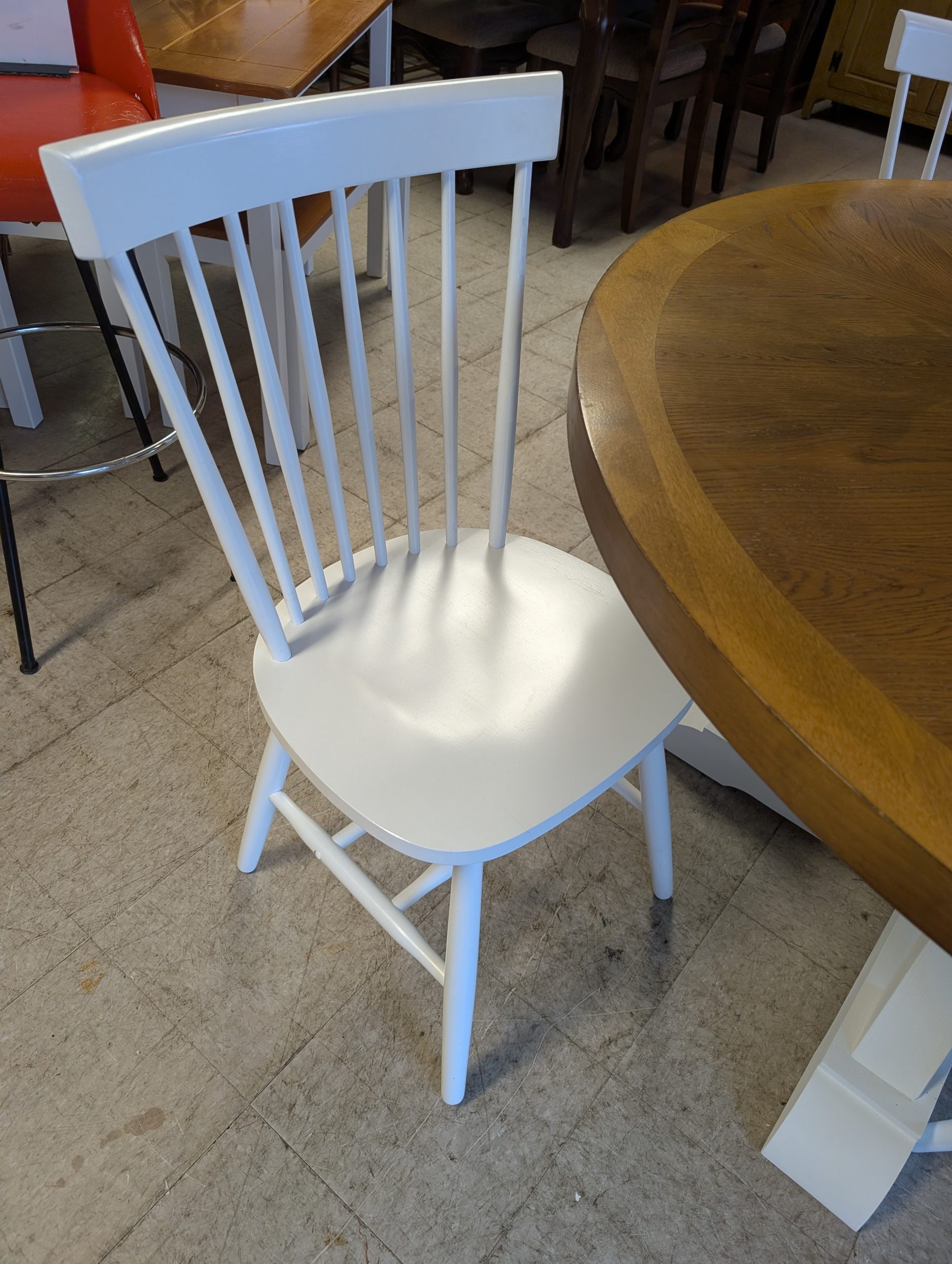 Two-Tone Round Table with 4 Chairs - Image 3