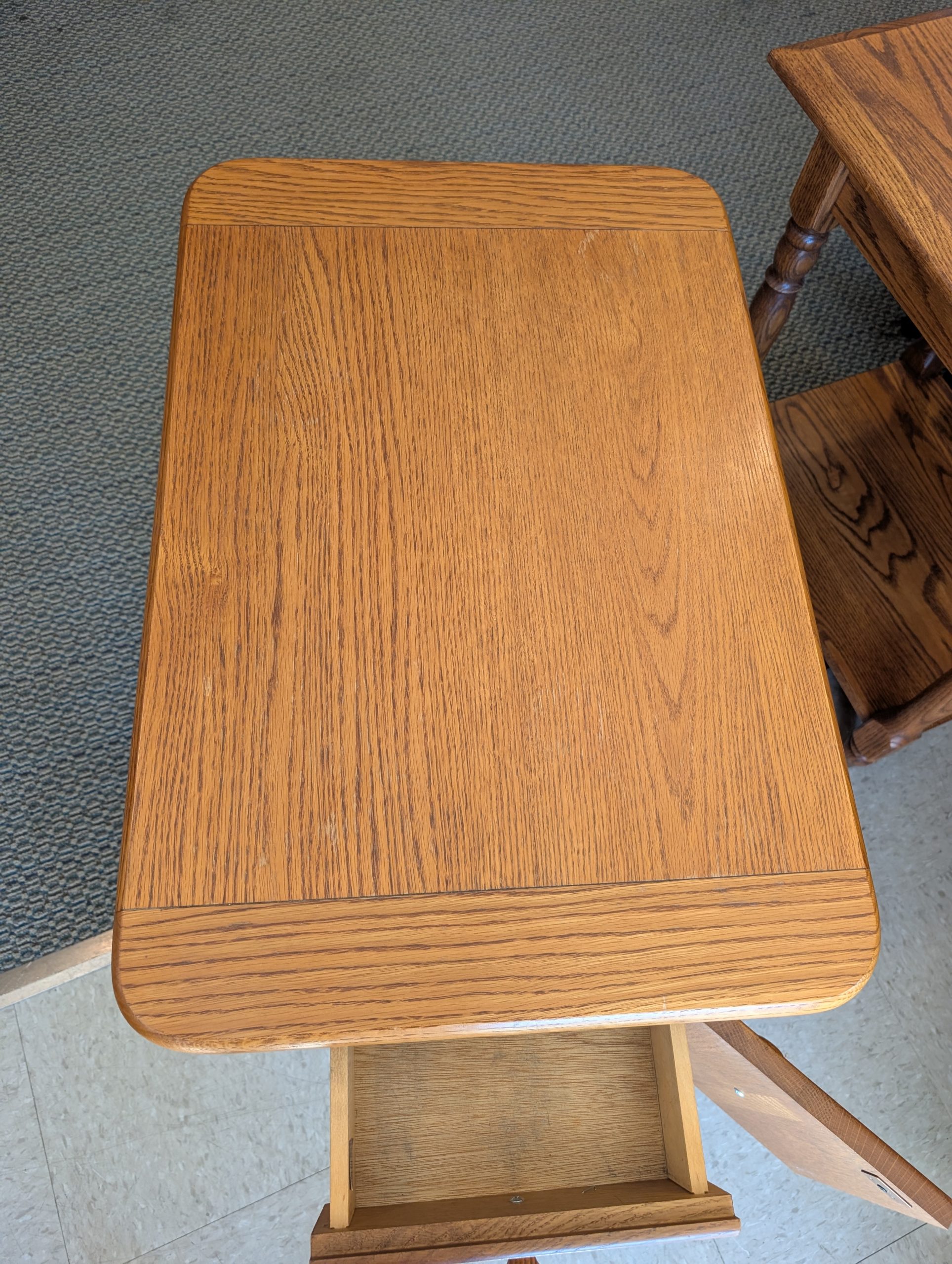 Oak End Table with Curved Sides - Image 3
