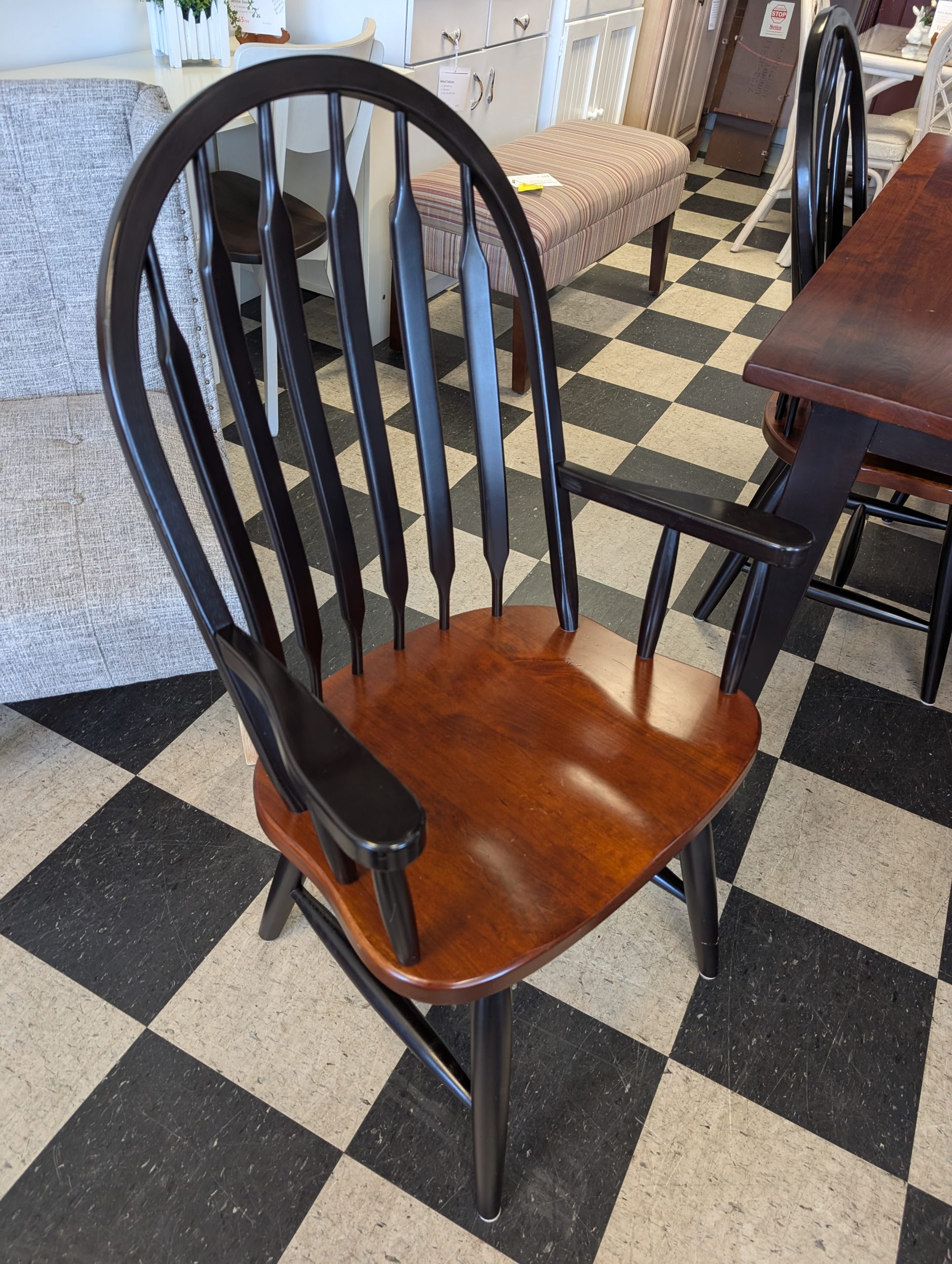Black & Cherry Table Set - Image 3