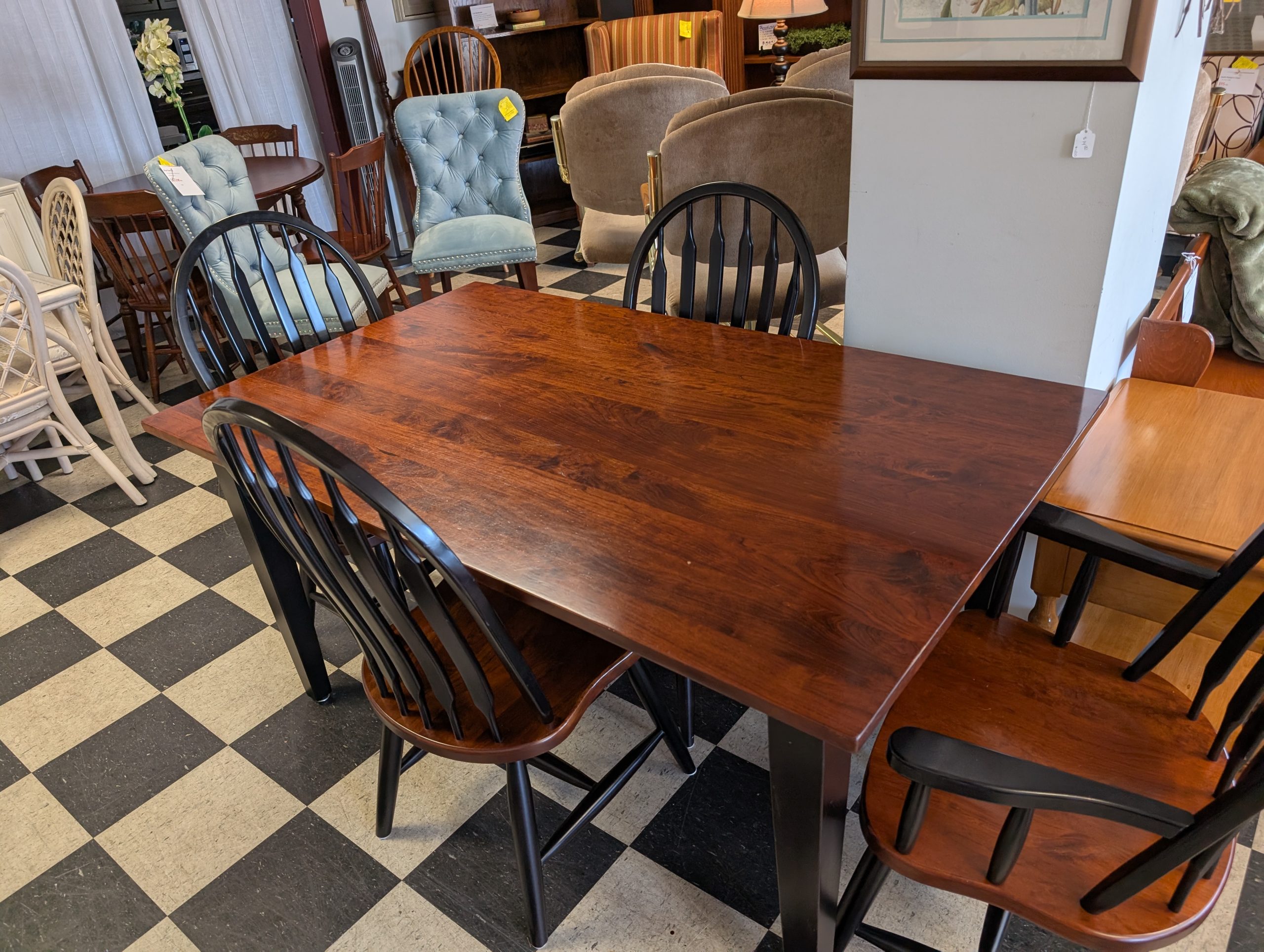 Black & Cherry Table Set - Image 2