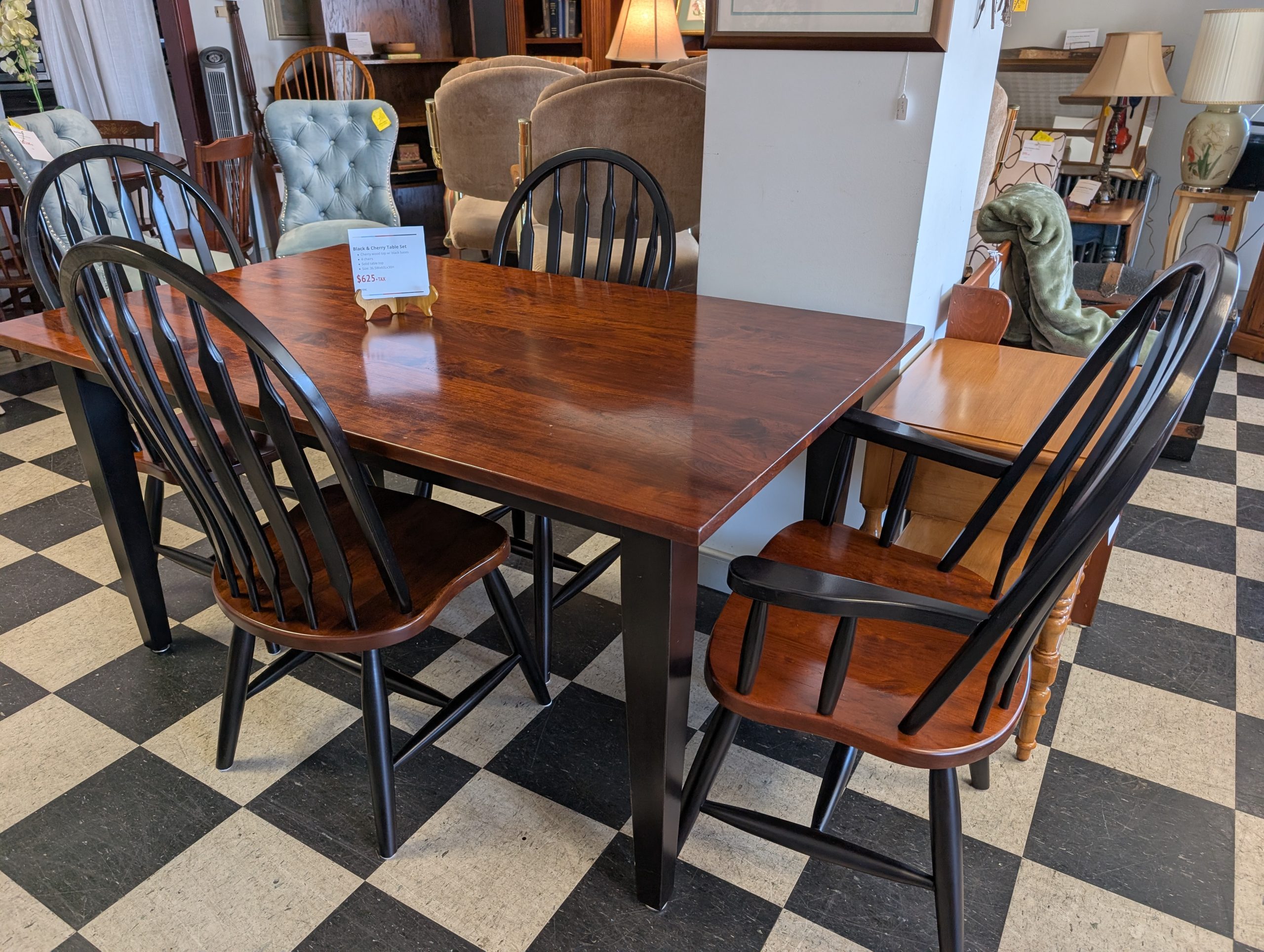 Black & Cherry Table Set