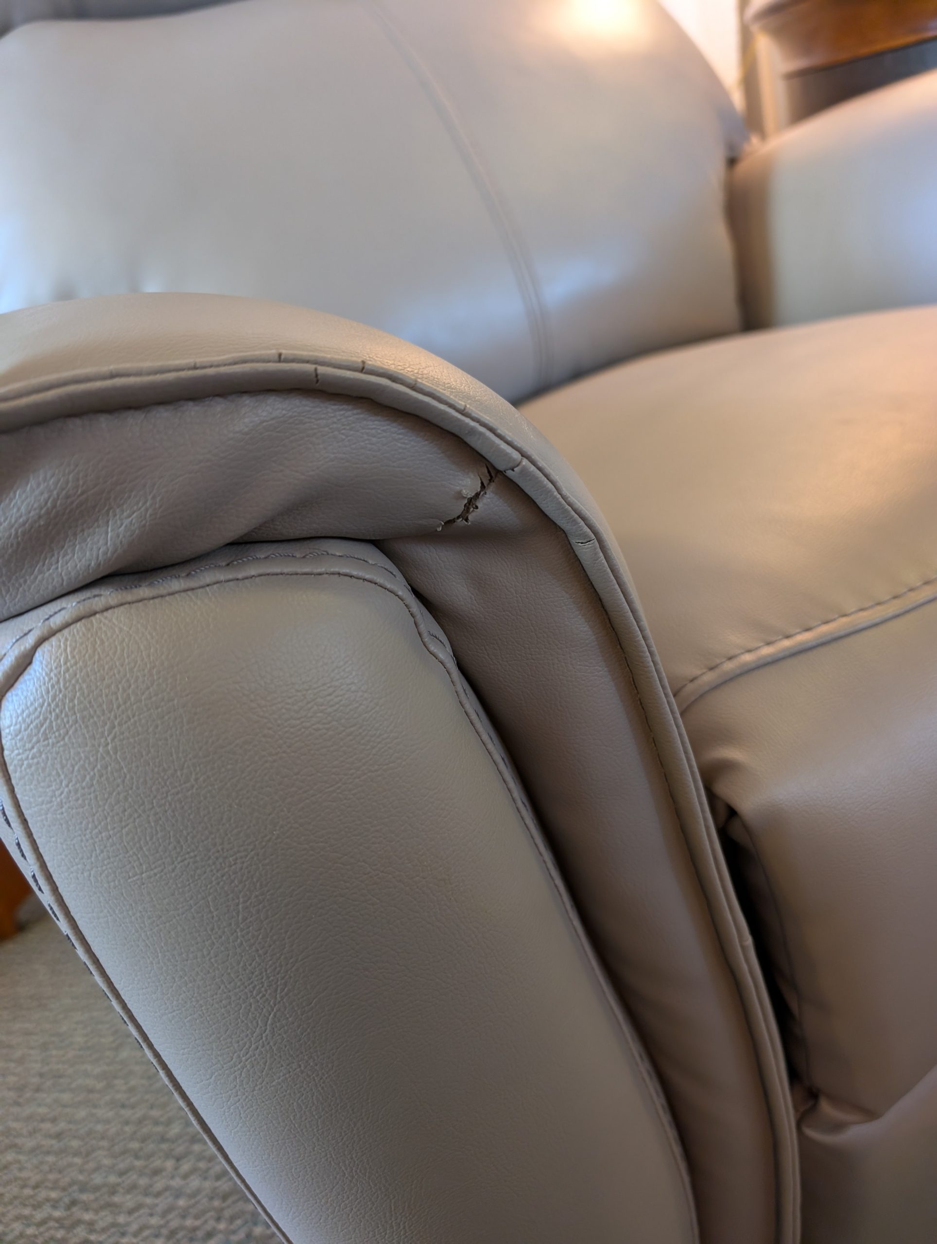 Beige Vinyl Recliner - Image 3